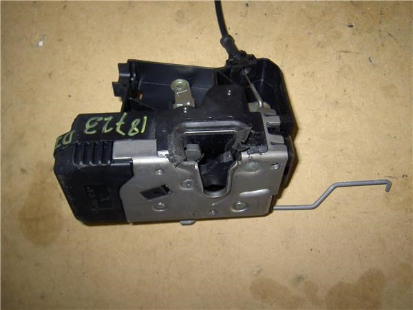 8200008246 Cerradura de puerta delantera izquierda  disponible Málaga