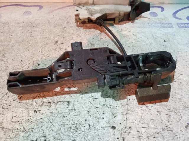 8200008430 RENAULT Soporte de manija exterior de puerta trasera izquierda  en stock Córdoba