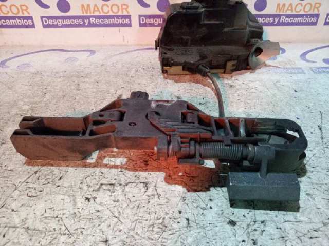 RENAULT 8200008430 Soporte de manija exterior de puerta trasera izquierda  disponible Lugo