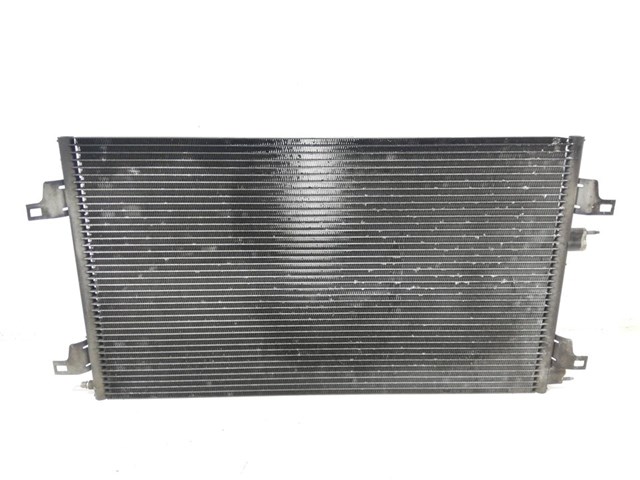 RENAULT 8200008763 Condensador aire acondicionado  en stock Terrassa