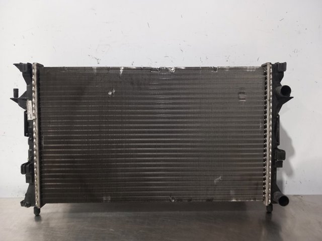 8200008764B RENAULT Radiador  en stock Huelva