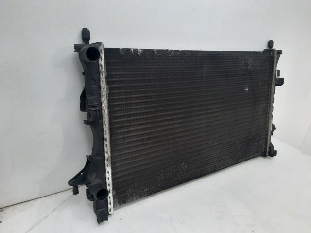 RENAULT 8200008764B Radiador de refrigeración del motor  disponible España