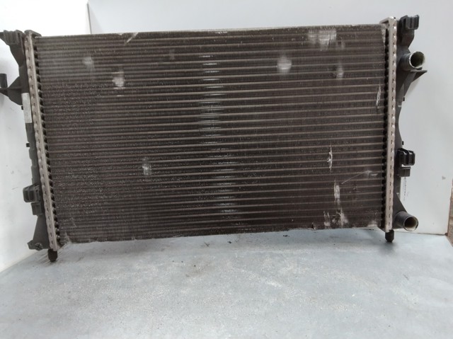 RENAULT 8200008764B Radiador comprar Pamplona