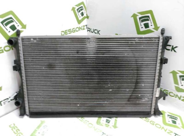 8200008765 Radiador de refrigeración del motor  disponible Utrera