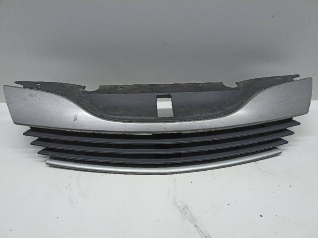 Parrilla de radiador 8200012581 RENAULT