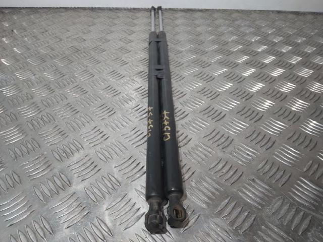 8200021974 Amortiguador maletero  en stock Granada