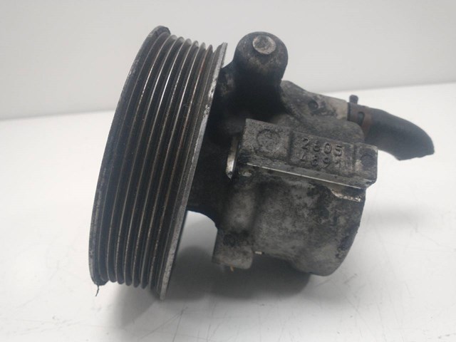 RENAULT 8200024738 Bomba de dirección comprar Barcelona