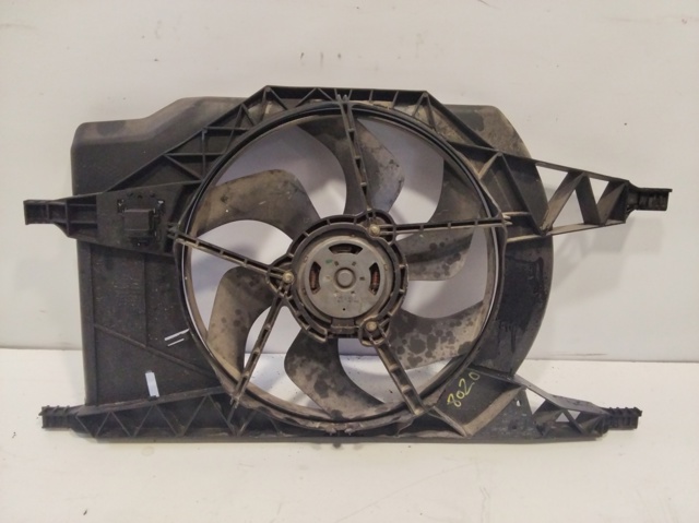 RENAULT 8200025635 Bastidor radiador comprar Pamplona