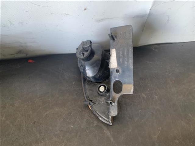 RENAULT 8200027154 Luz trasera de parachoques derecha  en stock Terrassa