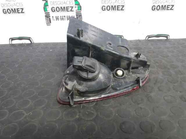 8200027154 RENAULT Luz trasera de parachoques derecha  en stock Gandía