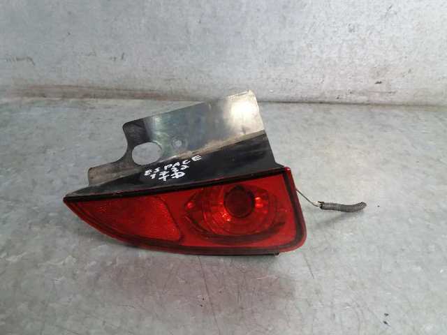 RENAULT 8200027154 Luz trasera de parachoques derecha  en stock Valencia