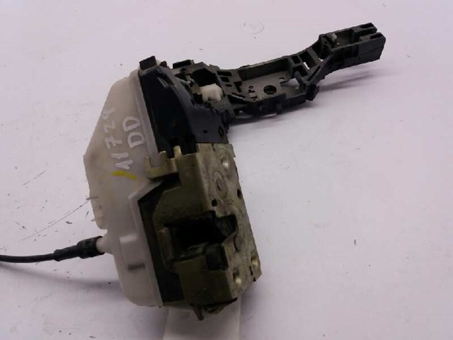 8200027779 Cerradura de puerta delantera derecha  disponible Burgos