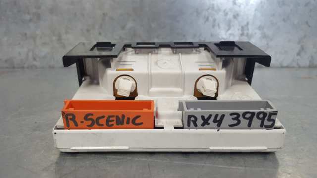 8200028364A RENAULT Pantalla comprar Madrid