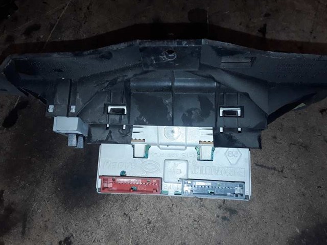 RENAULT 8200028364A Pantalla  en stock Salamanca