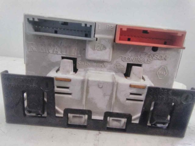 RENAULT 8200028364A Pantalla multifunción  disponible España