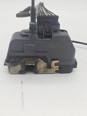 8200028429 RENAULT Cerradura de la puerta trasera derecha  disponible Ourense