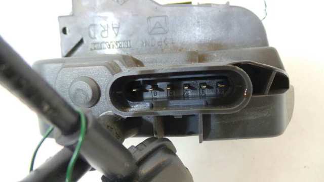 8200028429 Cerradura de la puerta trasera derecha  disponible Utrera