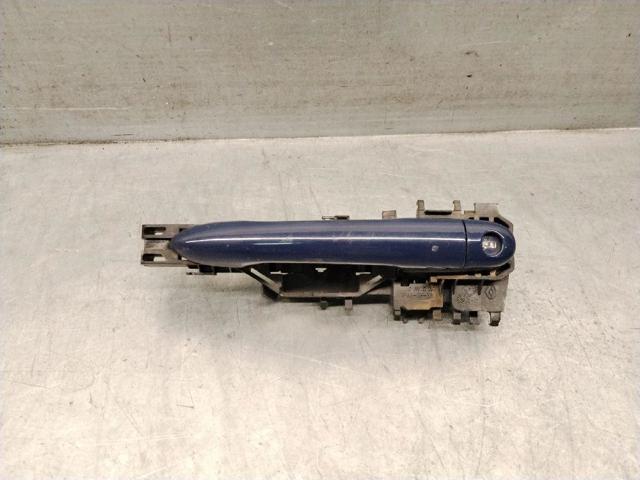 RENAULT 8200028463 Soporte de manija exterior de puerta delantera izquierda  en stock Terrassa