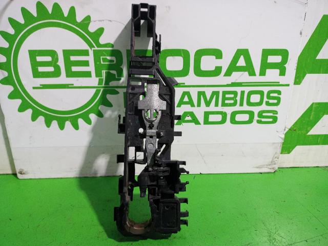 RENAULT 8200028463 Soporte de manija exterior de puerta delantera izquierda comprar Pamplona