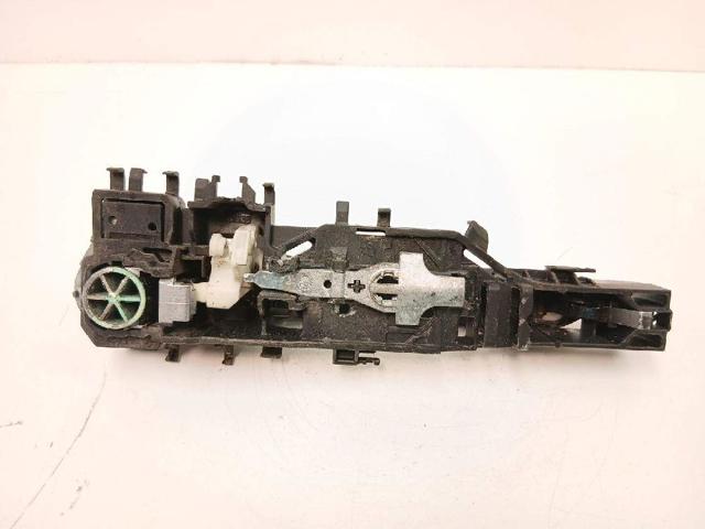 8200028464 RENAULT Soporte de manija exterior de puerta delantera derecha  en stock Gandía
