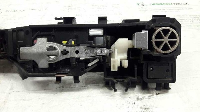 RENAULT 8200028464 Soporte de manija exterior de puerta delantera derecha  comprar en Murcia