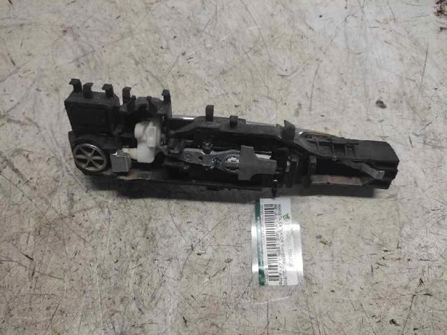 RENAULT 8200028464 Soporte de manija exterior de puerta delantera derecha  comprar en Murcia