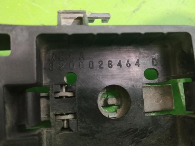 RENAULT 8200028464 Soporte de manija exterior de puerta delantera derecha  disponible Lugo