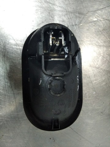 8200028486 RENAULT Manija interior derecha delantera/trasera de puerta  en stock Gandía