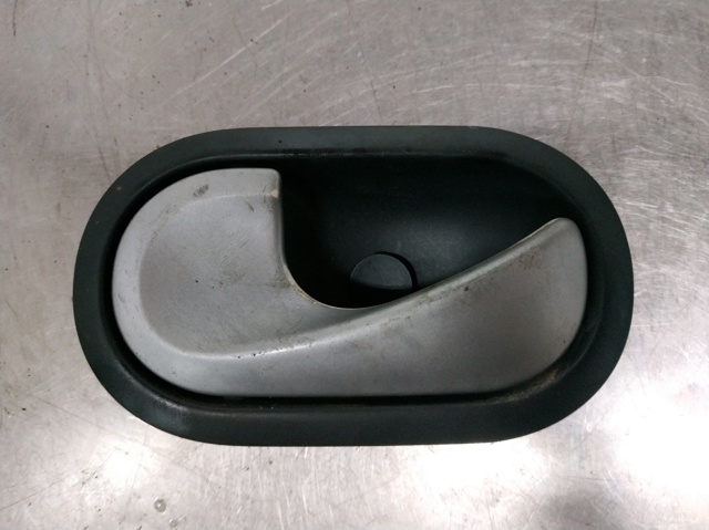 8200028487 Manija interior izquierda delantera/trasera de puerta  disponible Utrera