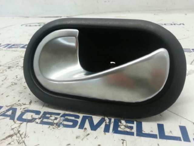 RENAULT 8200028487 Manija interior izquierda delantera/trasera de puerta  en stock Terrassa