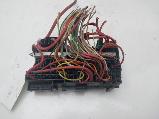Caja de fusibles 8200029342 Renault (RVI)