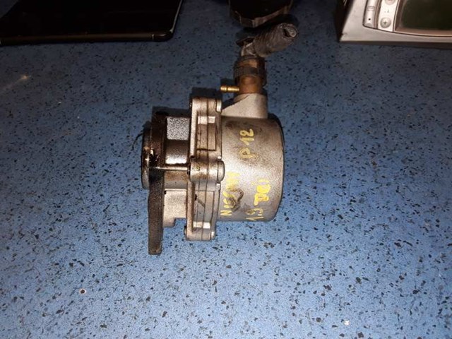 8200031420 RENAULT Bomba de vacío comprar Madrid