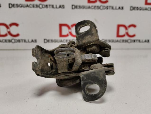 8200031626 RENAULT Cerradura inferior de puerta trasera derecha de doble hoja  en stock Gandía
