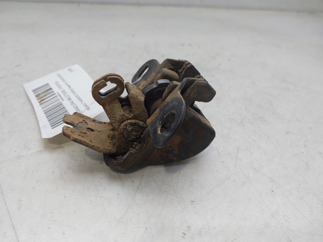 8200031626 RENAULT Cerradura inferior de puerta trasera derecha de doble hoja  en stock Córdoba
