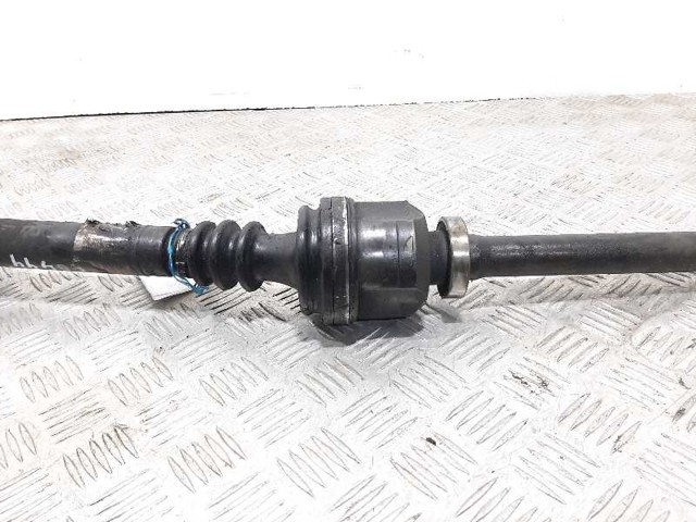 RENAULT 8200035673 Semieje delantero derecho  disponible España
