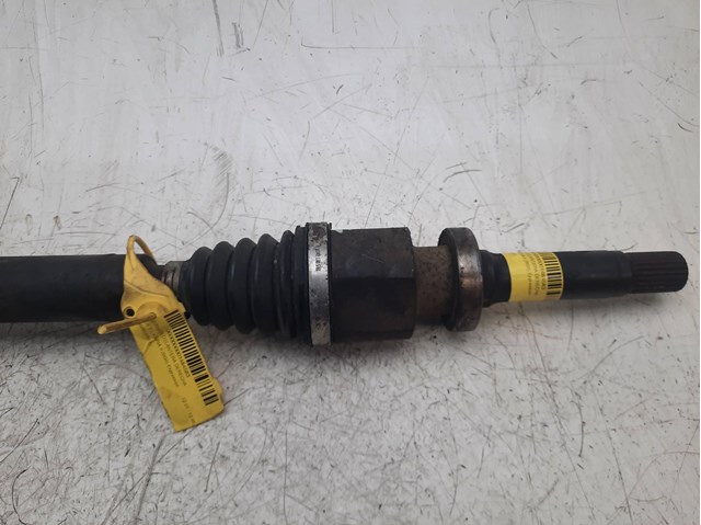8200035673 Semieje delantero derecho  en stock Sabadell