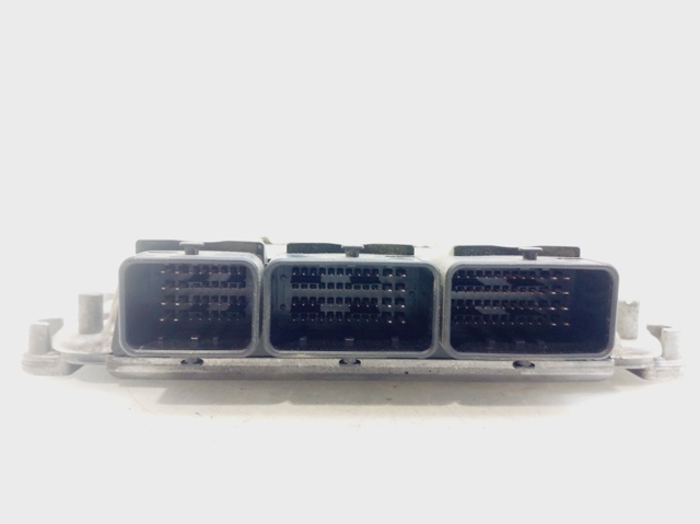 RENAULT 8200039569 ECU  en stock Terrassa