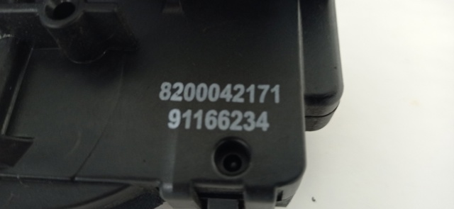 8200042171 RENAULT Cerradura de puerta delantera derecha  en stock Córdoba