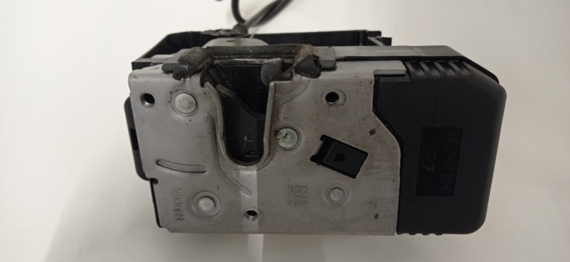 8200042171 RENAULT Cerradura de puerta delantera derecha  en stock Gandía