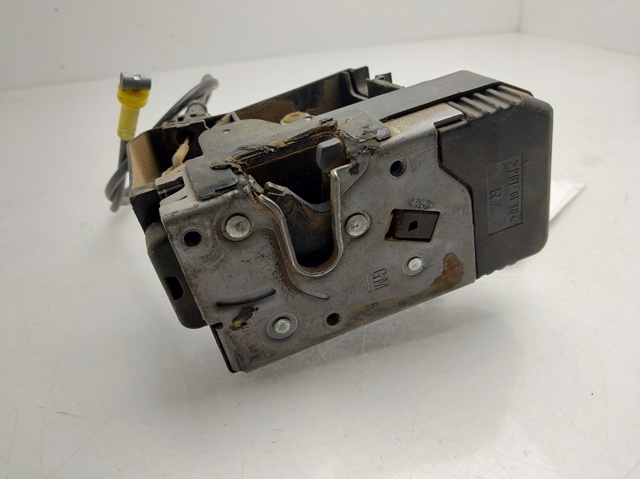 8200042171 Cerradura de puerta delantera derecha  disponible Utrera
