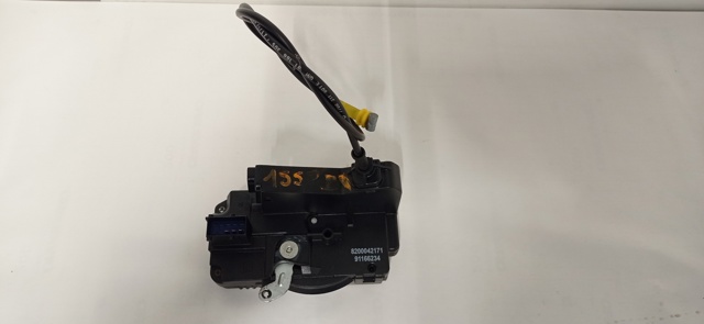 RENAULT 8200042171 Cerradura de puerta delantera derecha  en stock Salamanca