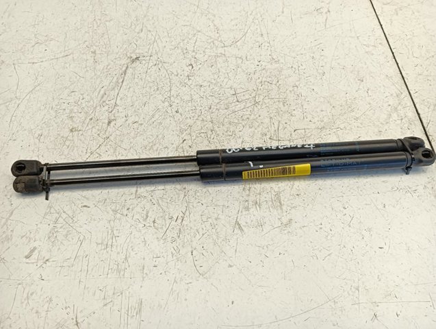 8200051750 Amortiguador de la tapa del maletero  disponible Málaga