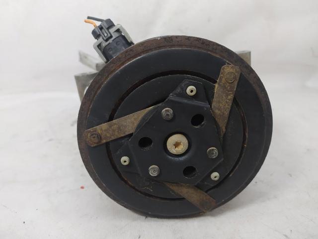 8200053264 RENAULT Compresor de aire acondicionado  disponible Ourense