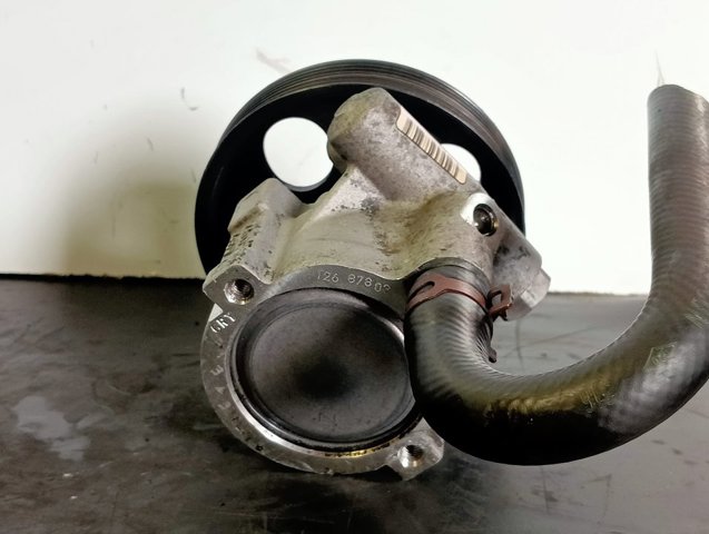 8200054528 RENAULT Bomba de dirección  en stock Córdoba