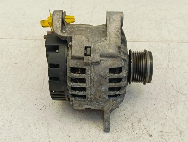 RENAULT 8200054588 Alternador  en stock Terrassa