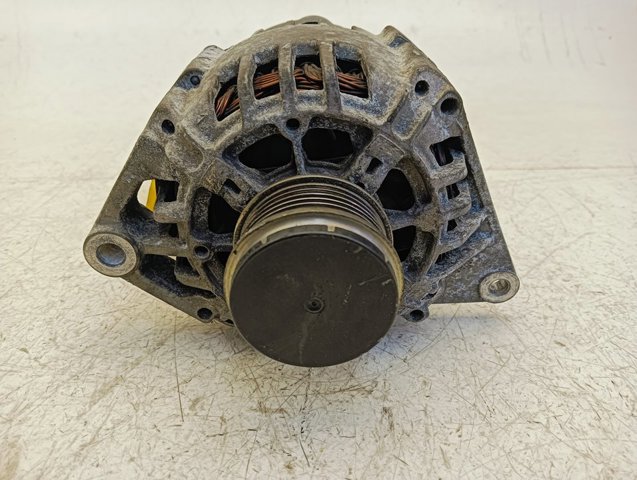 8200054588 RENAULT Alternador  en stock Huelva