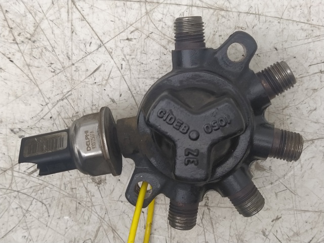RENAULT 8200057232 Rampa de combustible  en stock Salamanca