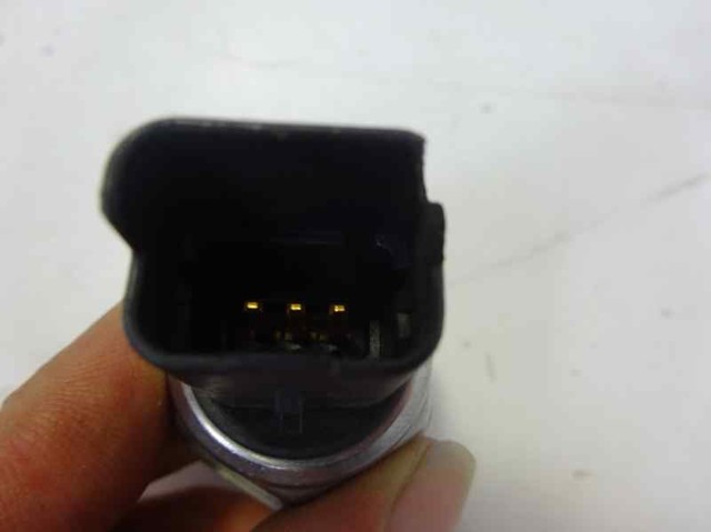 8200057232 Rampa de combustible  disponible Burgos