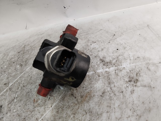 8200057232 RENAULT Rampa de combustible  en stock Huelva