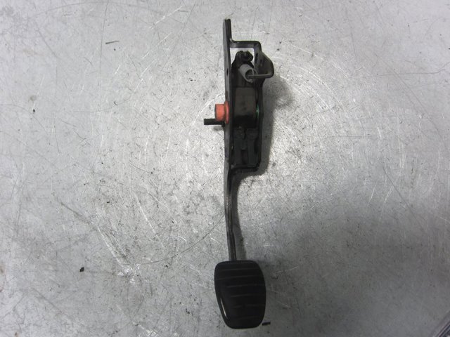 Pedal embrague 8200060841 Renault (RVI)